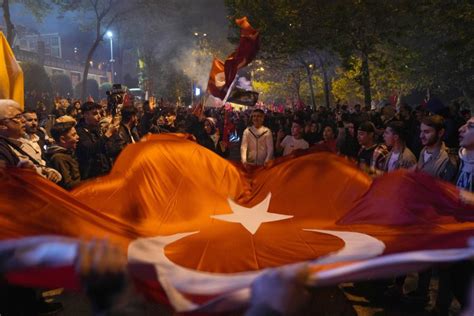 As Erdogan’s votes dip, Turkey appears headed to a runoff presidential race